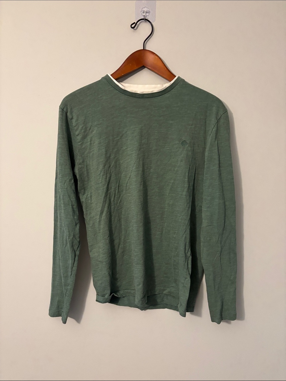 Classic Long-Sleeve Crewneck Tee in Olive